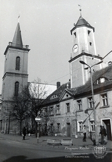 Rynek : ratusz z poczekalnią PKS