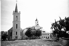 Rynek : kościół pw. św. Barbary oraz ratusz