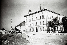 Rynek : siedziba urzędu gminy podczas remontu