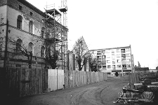 Rynek : remont urzędu gminy oraz widok na pierzeję północną