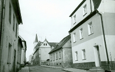 Ulica Górna : w kierunku kościoła rzymskokatolickiego pw. św. Barbary