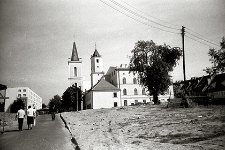 Ulica Górna : widok na ratusz i kościół pw. św. Barbary od ulicy Górnej