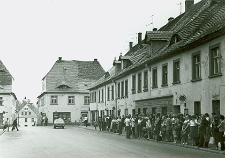 Rynek : pierzeja zachodnia z przystankami PKS