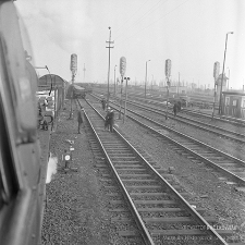 Stacja Miłkowice : w oczekiwaniu na podniesiony semafor