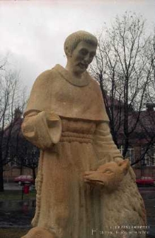 Fragment rzeźby przedstawiającej św. Franciszka z Asyżu