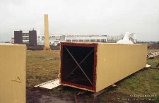 Pozostałości i demontaż ołtarza po wizycie papieża Jana Pawła II