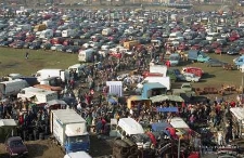 Giełda przy stadionie w Lubinie