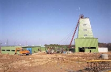 Zakłady G&oacute;rnicze &bdquo;Rudna&rdquo; : budowa szybu wentylacyjnego R-XI