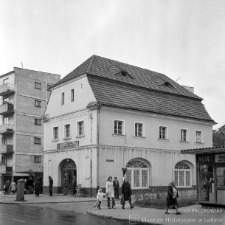 Budynek przy ulicy Odrodzenia