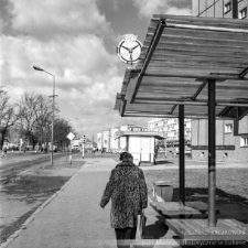 Przystanek „konkrety” przy ulicy Niepodległości