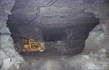 Zakłady Górnicze „Lubin” : wybieranie urobku z chodnika