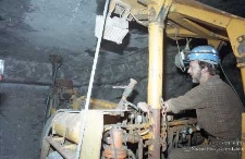 Zakłady Górnicze „Lubin” : prace i maszyny podczas drążenia chodników